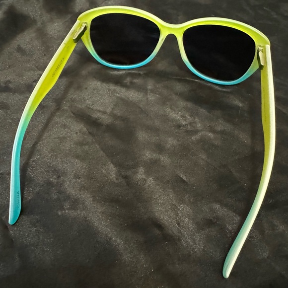 Ocean Eyes Kauai Sunglasses - Picture 4 of 6